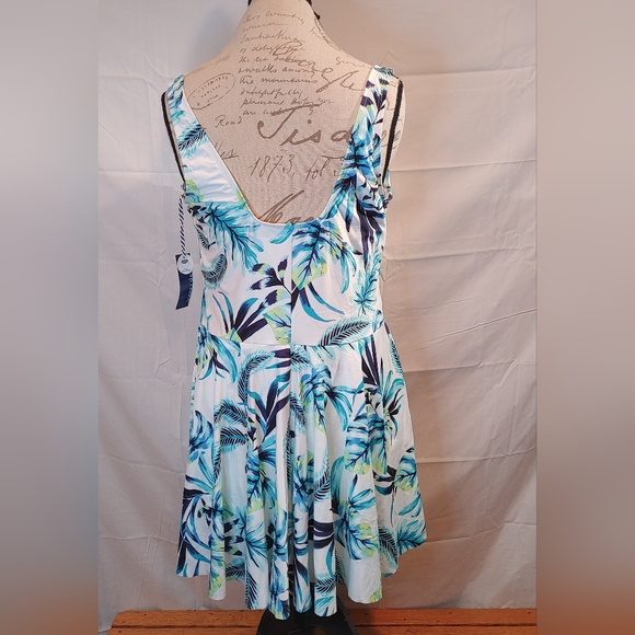 Sonnet Shores Skirted Tropical Blue/Green One-Piece Full Coverage Size 22W NWT - Picture 2 of 11